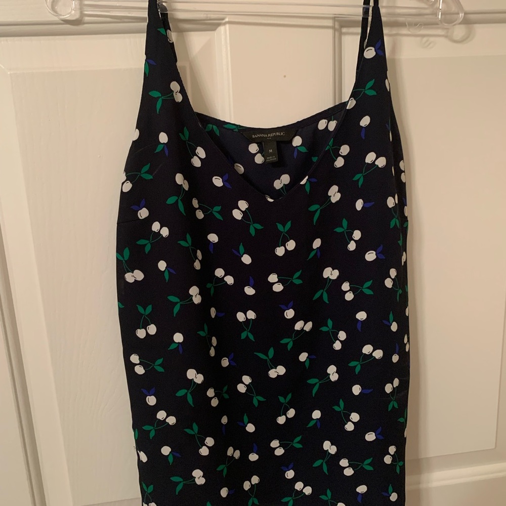 Banana Republic V Neck Classic Camisole - Medium